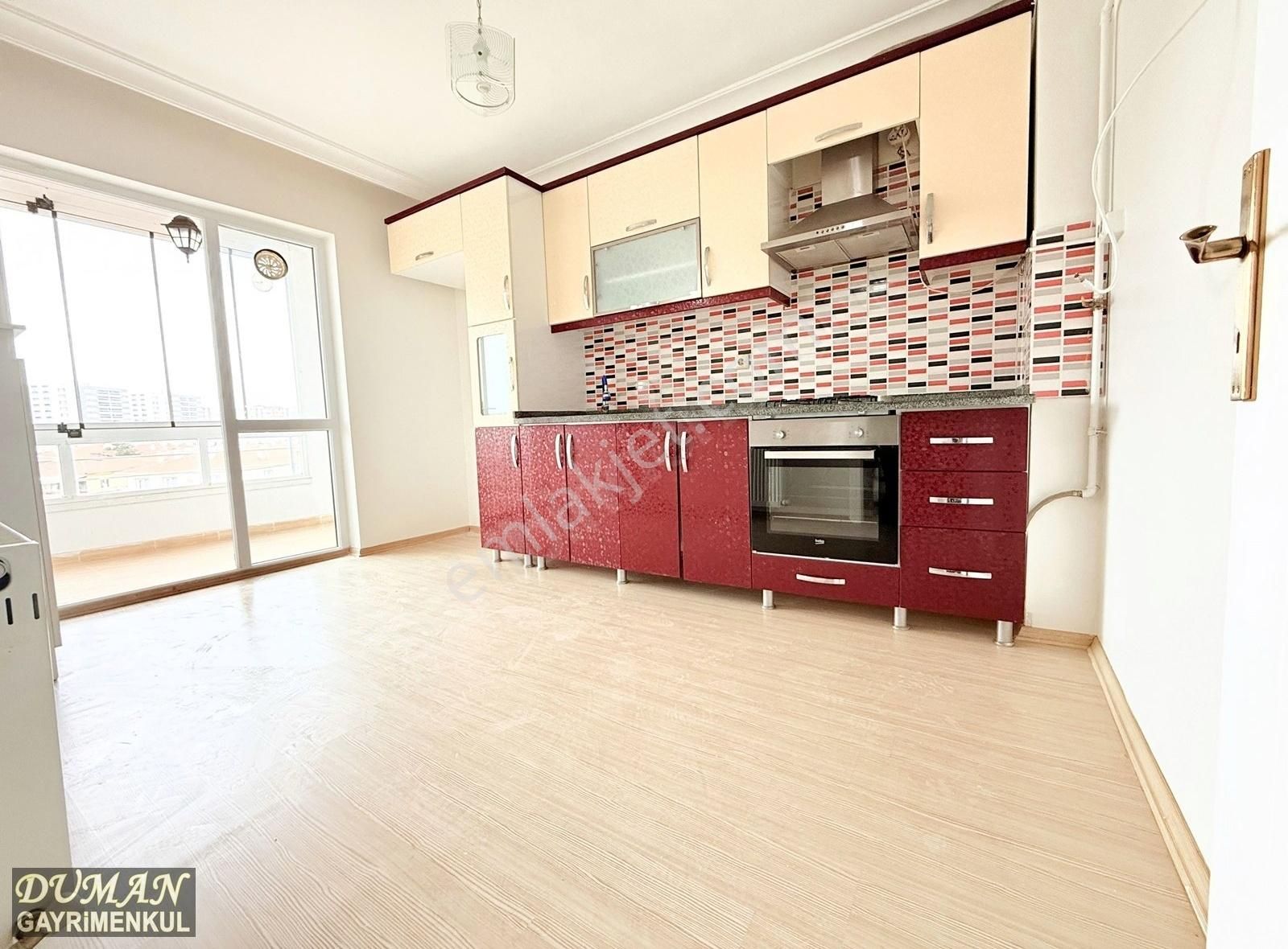 Cadde Üzeri Çift Banyo Çift Cam Balkon Satılık 3+1 Fırsat Daire