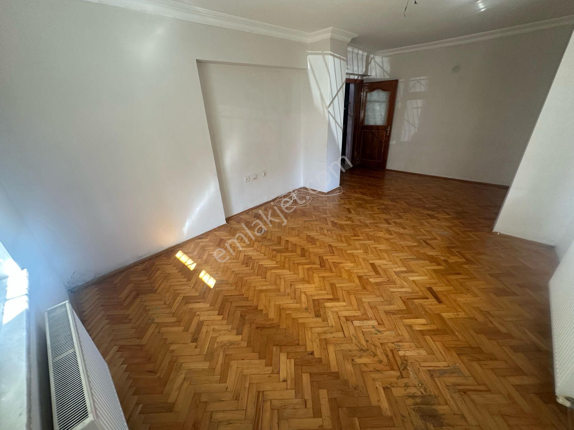 Ümraniye İstiklal De 2+1 Kiralık Daire