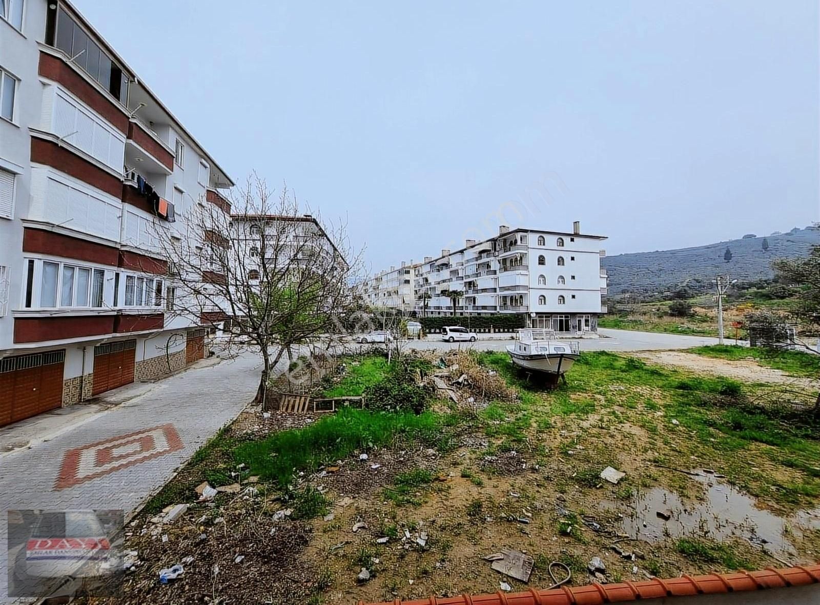 Dayı Emlaktan Yuzme Havuzlu Otoparklı Satılık Daıre
