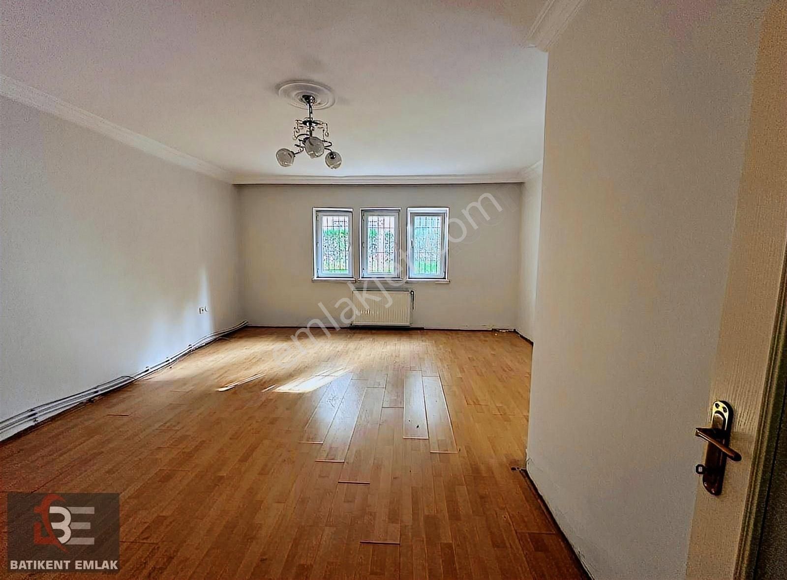 Batıkent Emlak'tan Ergazi Mahallesi 3+1 Bakımlı Bahçekat Kiralık
