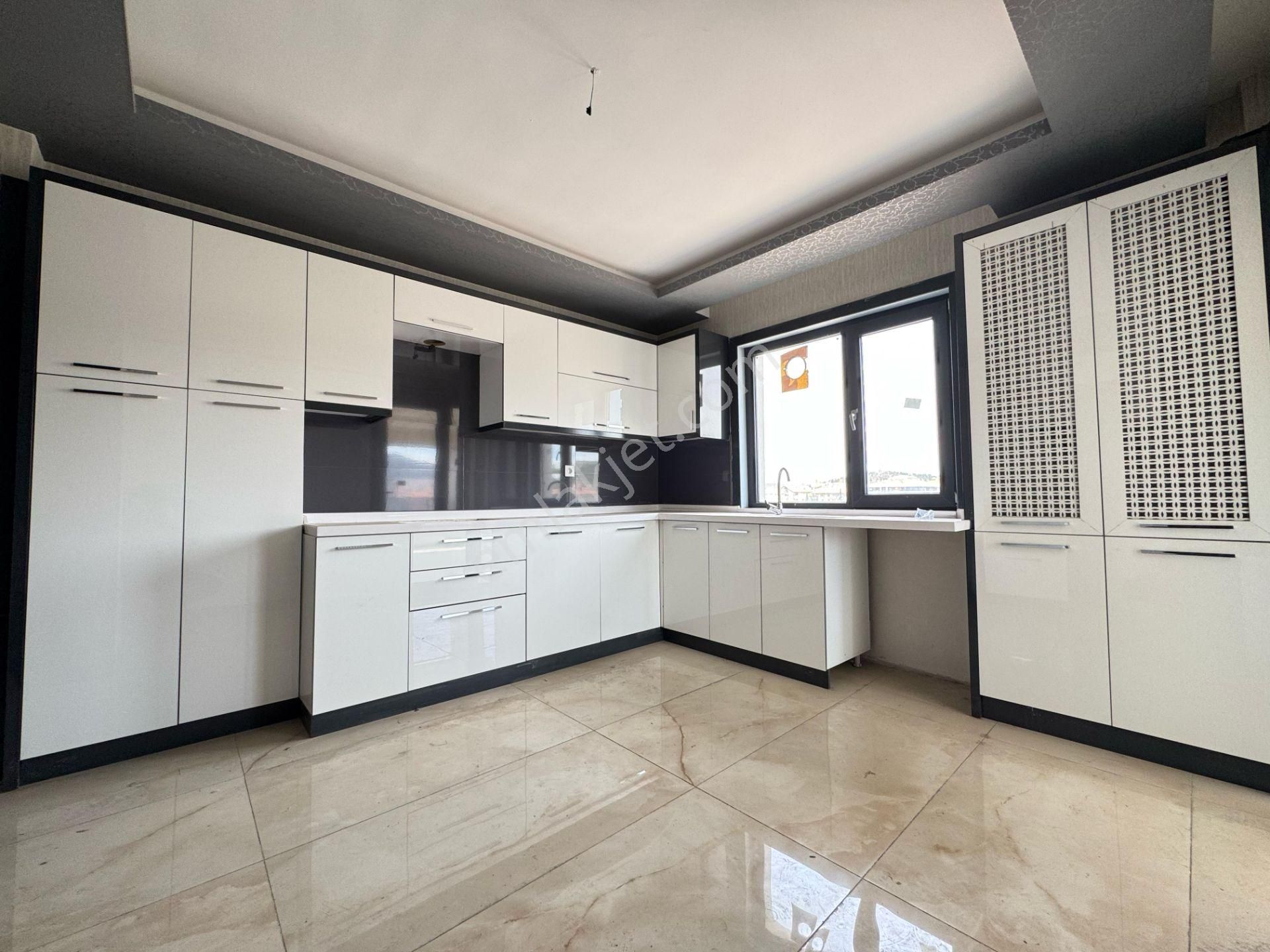 Ｐｕｓｕｌａ Ｅｍｌａｋ Ｄａｎ Manzaralı Site İçerisinde Full Yapılı 4+1 Daire