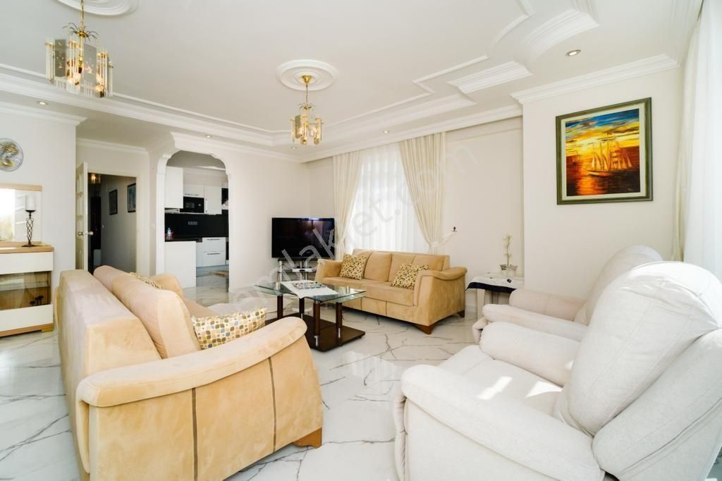 Alanya Saray Mahallesi Luks Havuzlu Satılık 3+1 Daire