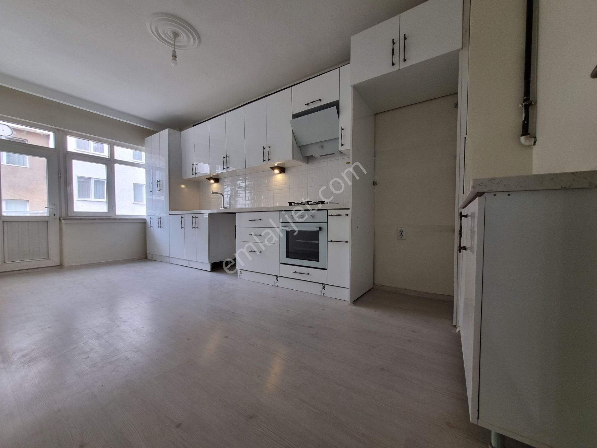Nova'dan Gökmeydan Borsa Caddesi Ara Sokağı 3+1 Daire