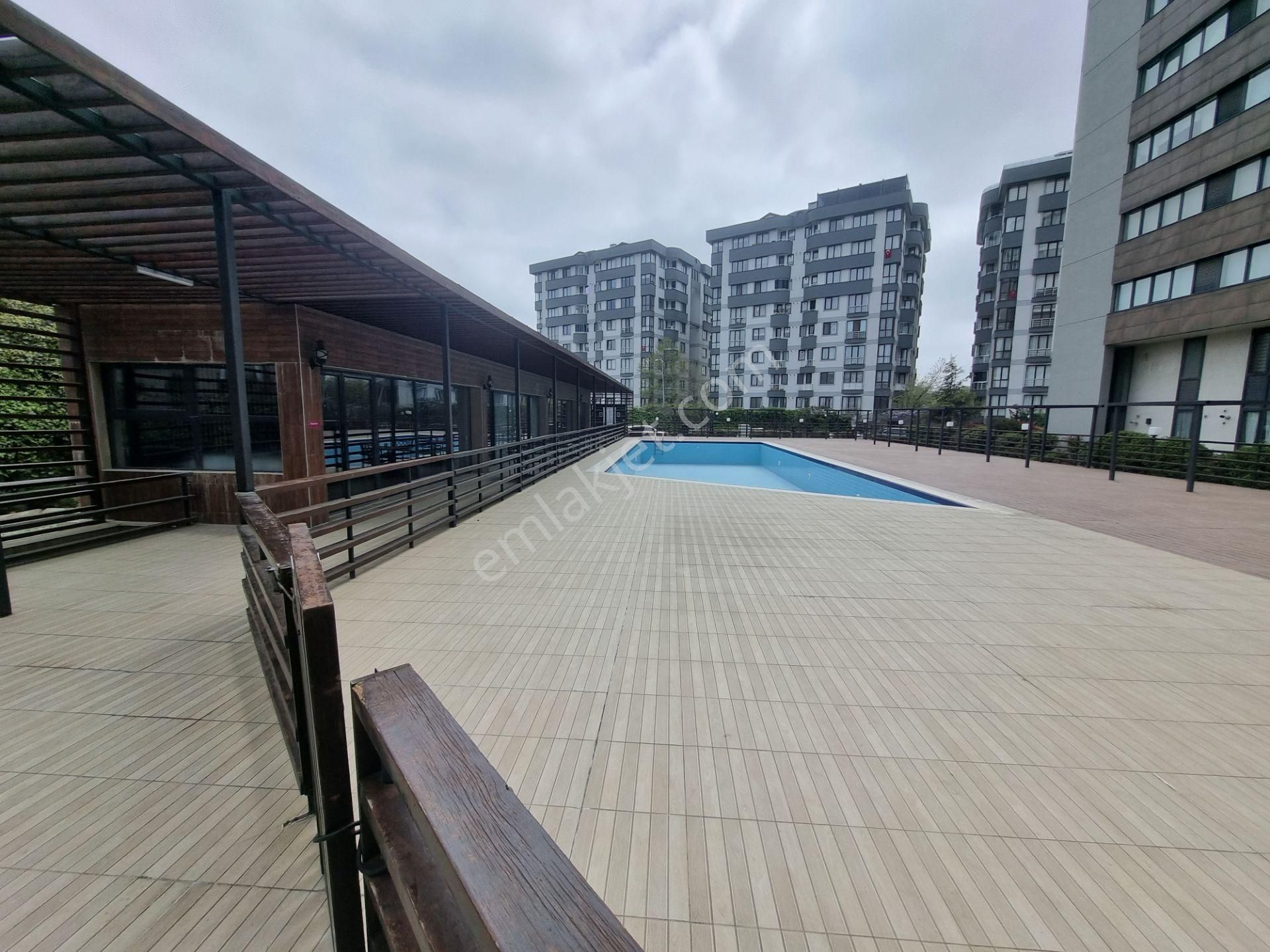 Çekmeköy Ns Lidya Flats Sitesinde Kiralık 2+1 Eşyalı Daire