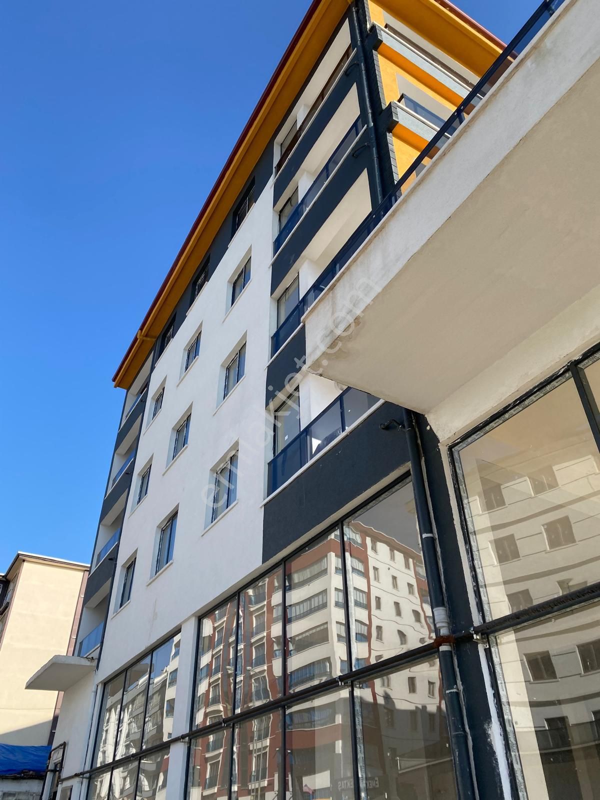 İvedik Cadde Üzeri Katta Sıfır 4+1 Daire
