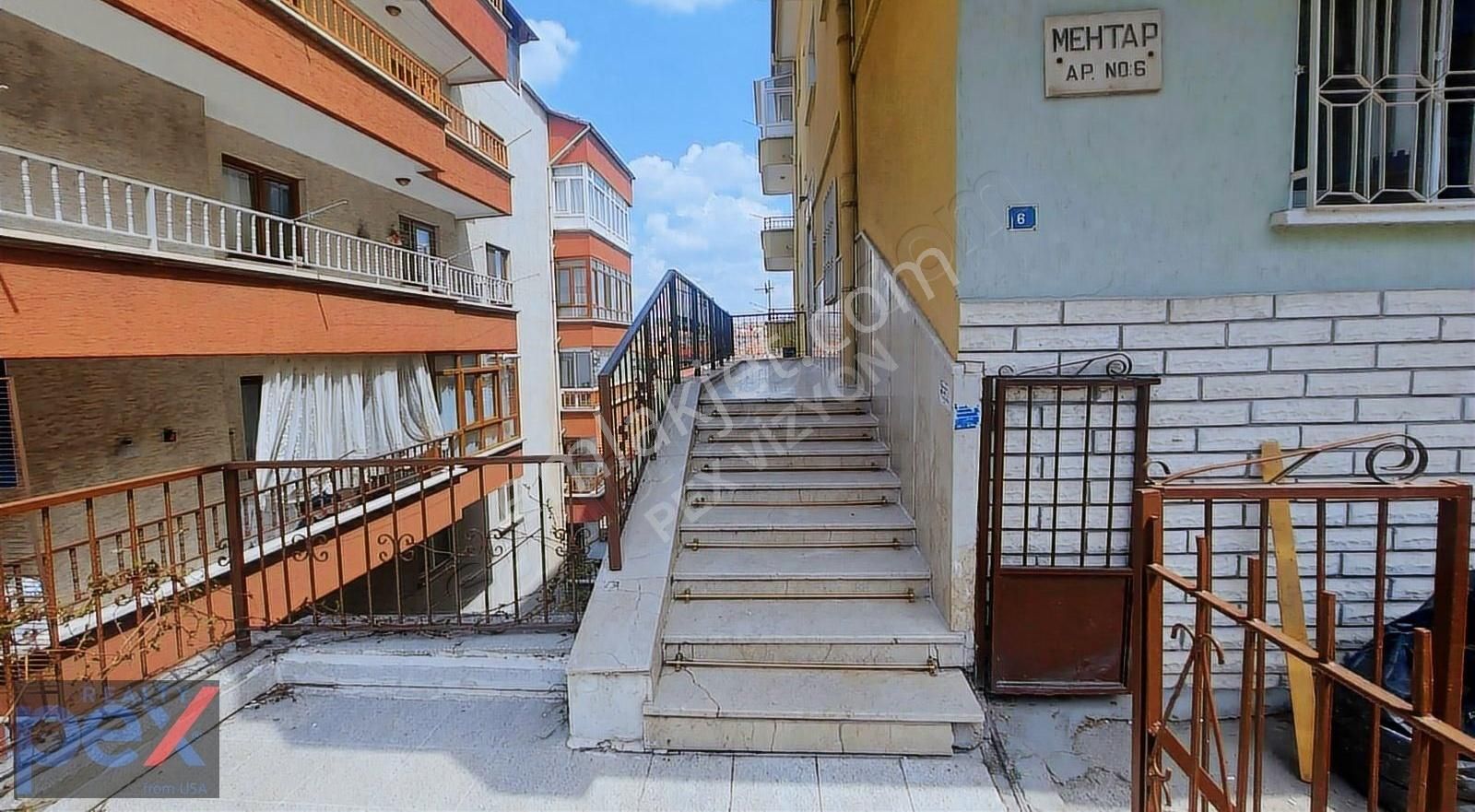 Sanatoryum Cad., Katip Çelebi And. Lisesi Yanı Satılık 3+1 Daire