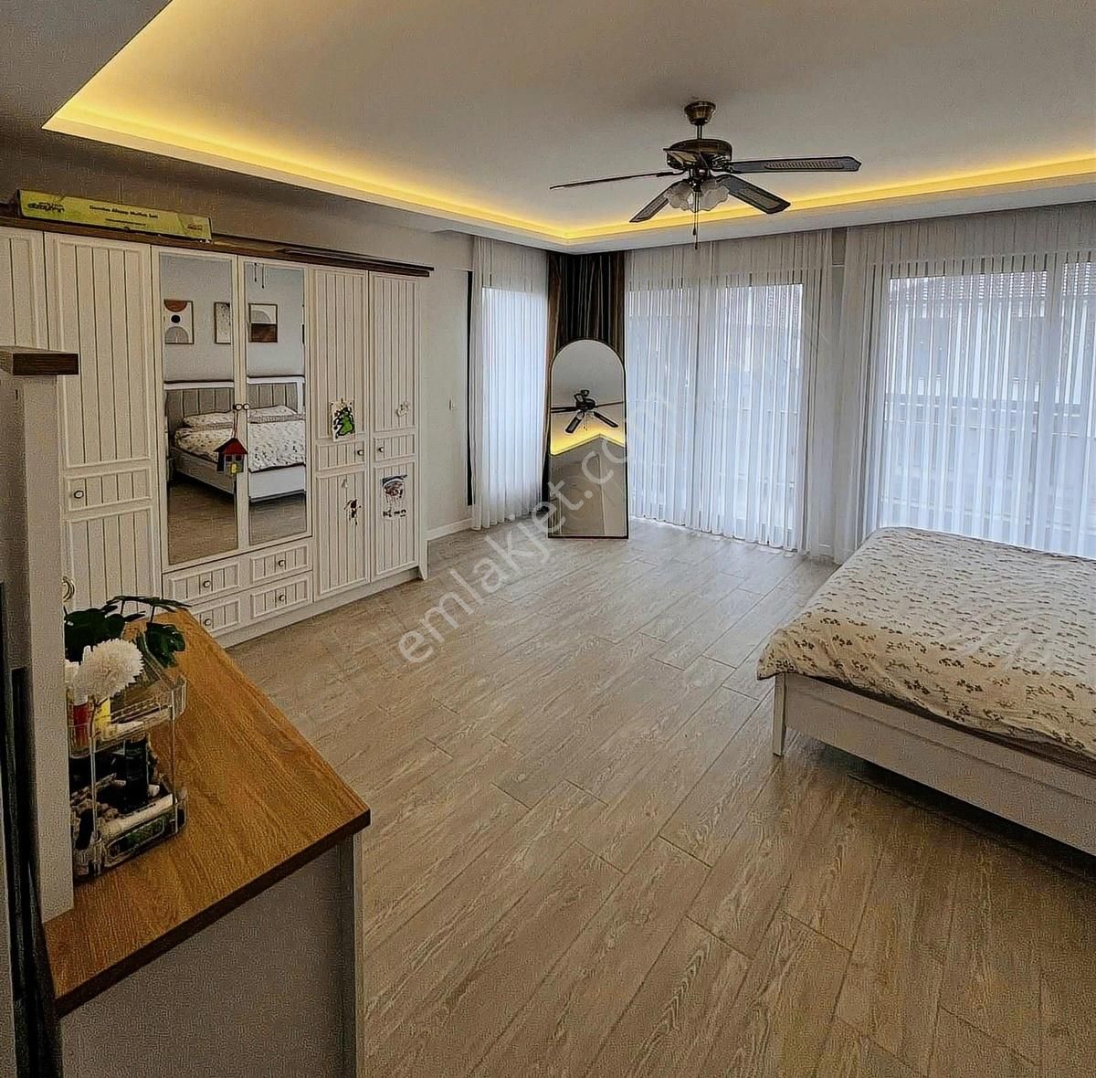 Emrah Emlaktan Medar Mahallesinde Lüks Satılık Villa - Görsel 33