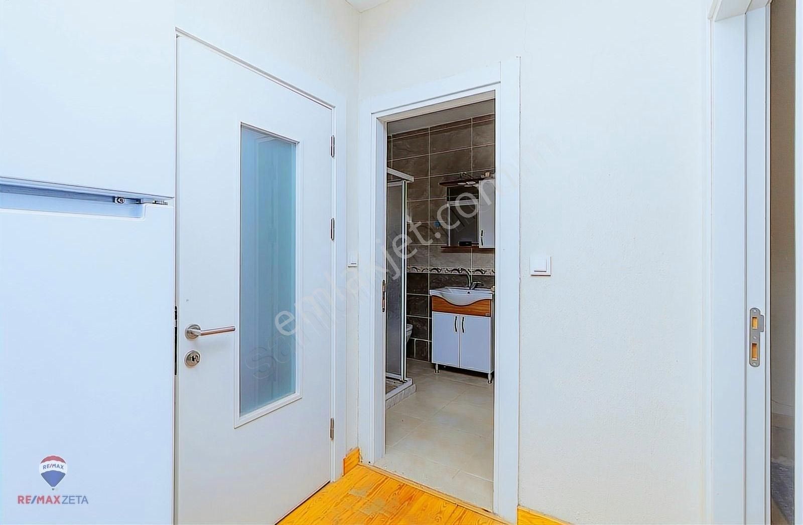 Menderes Yeniköy'de İçinde Evi Ve Müştemilatı Olan 4942 M2 Bahçe