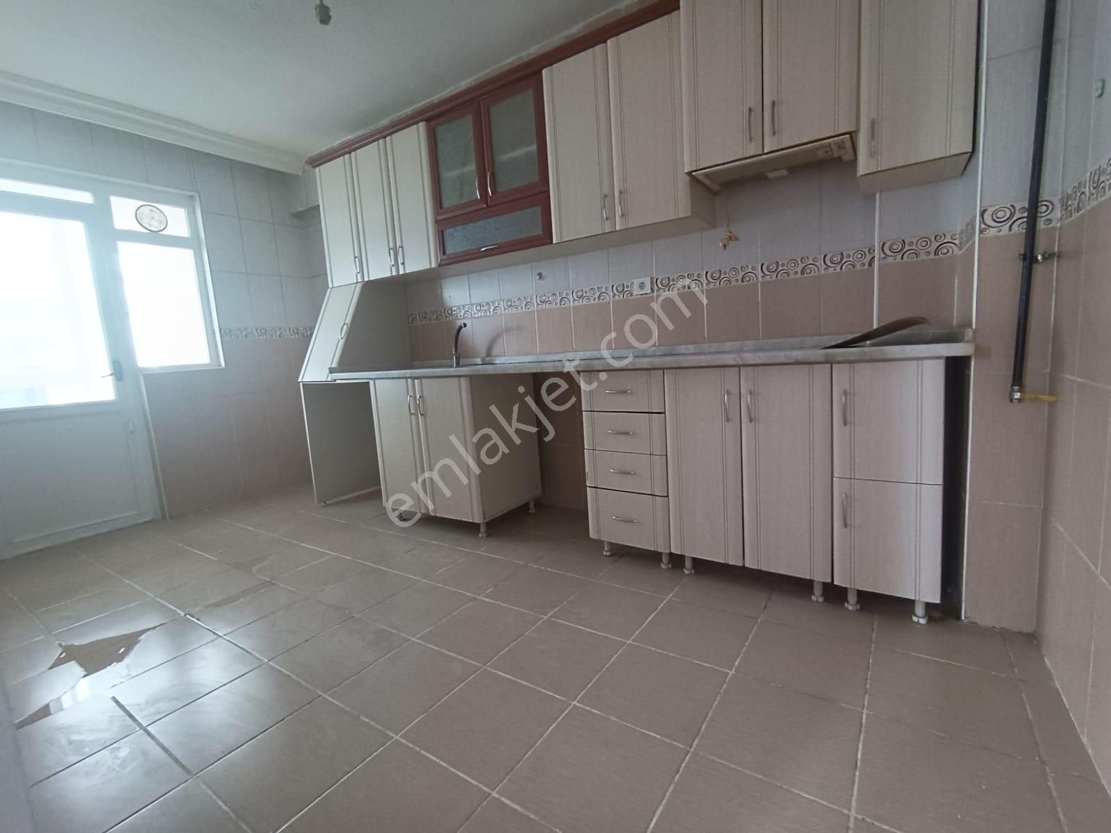 İstasyon Mah Satılık 2+1 Kat Konumlu Balkonlu Daire