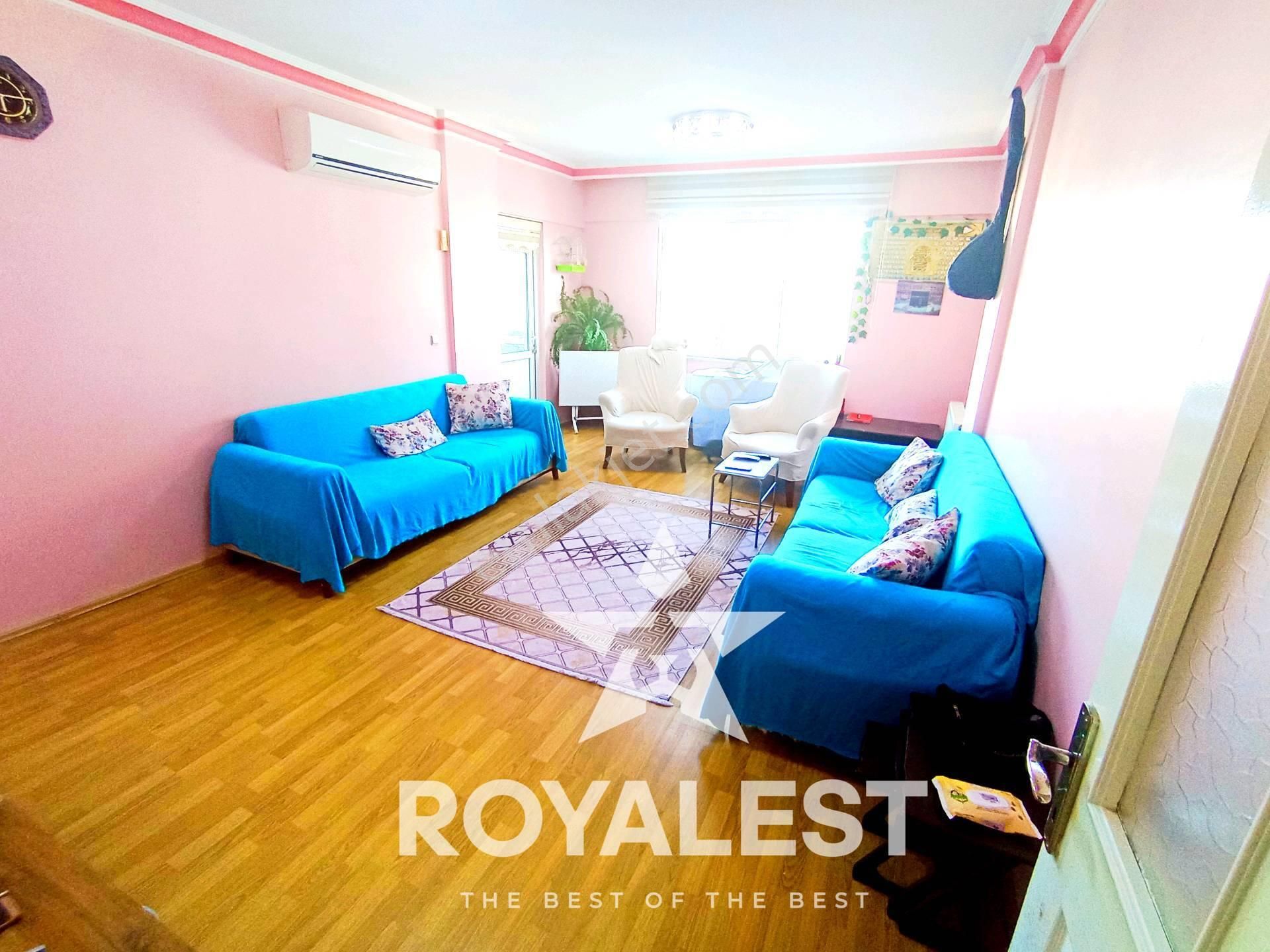 Royalest Ten Karataş'ta Tramvaya Yakın Cadde Üstü 3+1 Daire