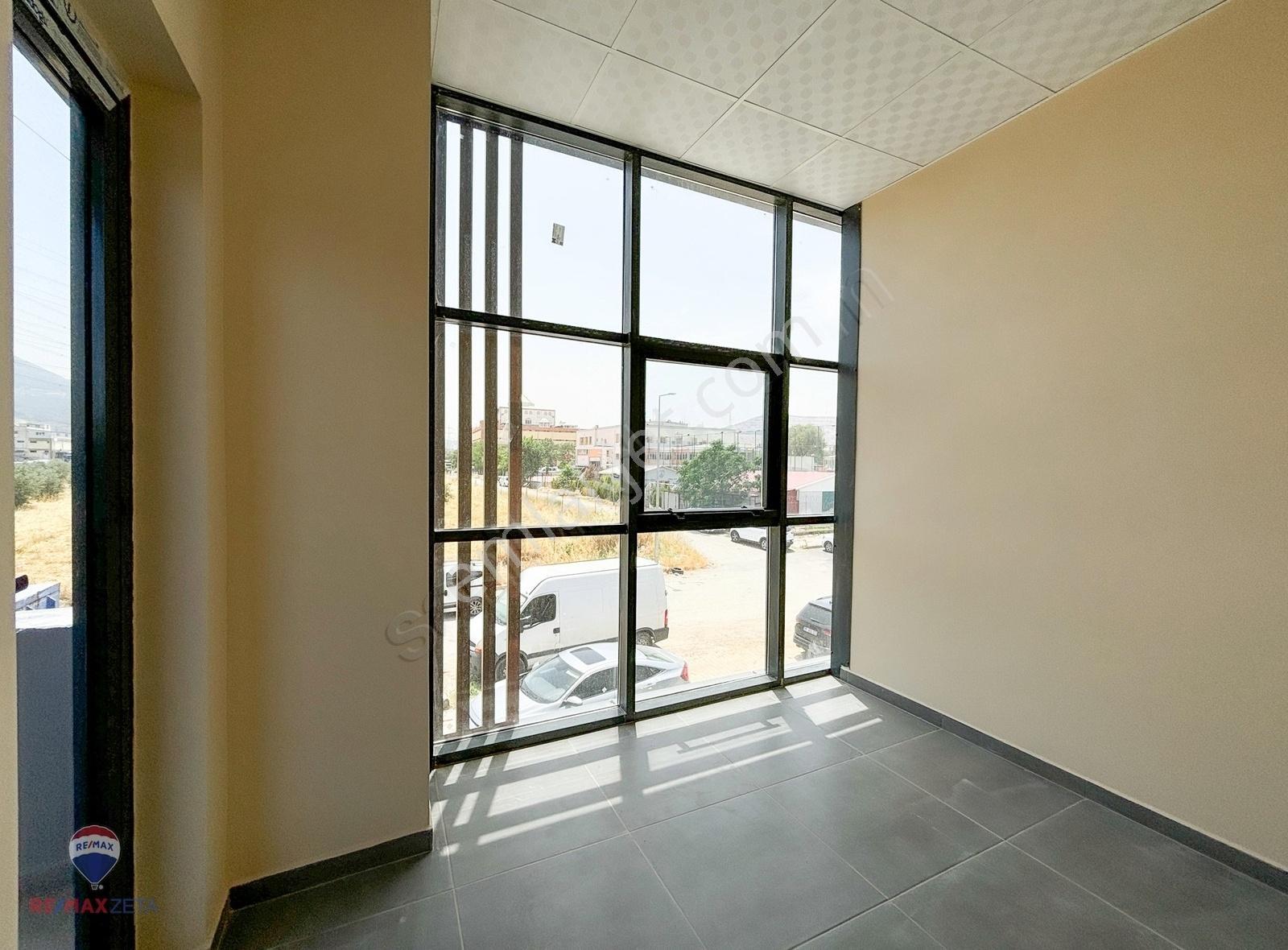 İzmir Işıkkent Ayakkabıcılar Sitesinde Kiralık 1.550 M2 İş Yeri - Görsel 3
