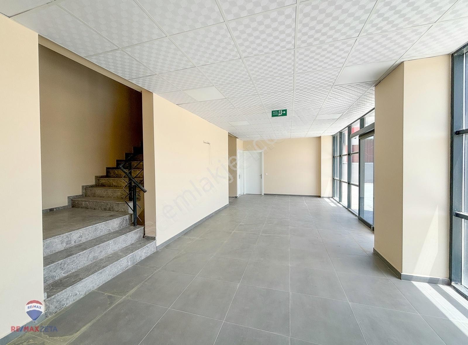 İzmir Işıkkent Ayakkabıcılar Sitesinde Kiralık 1.550 M2 İş Yeri - Görsel 5