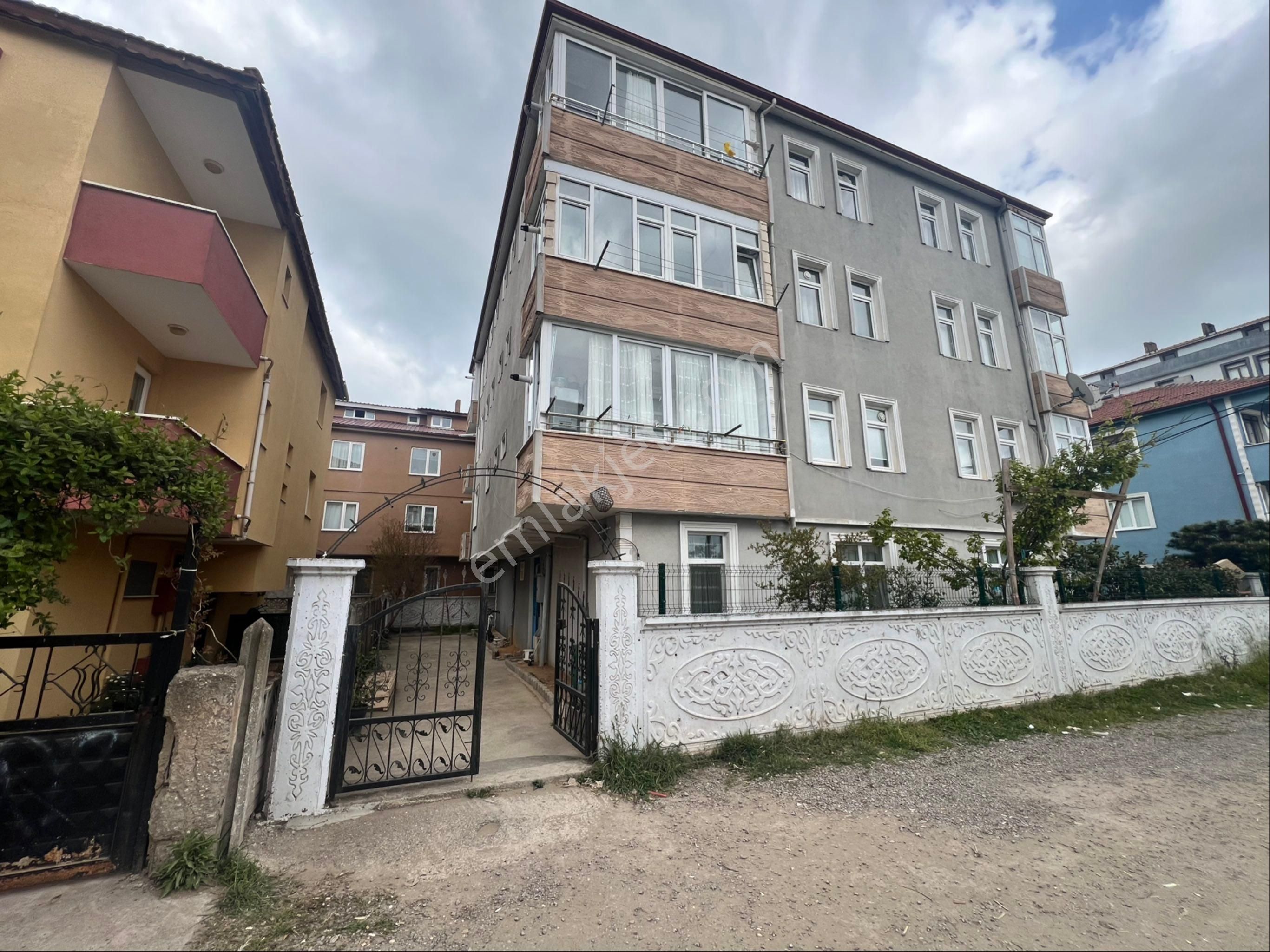 Karasu Yalı Mh. 2+1 Ayrı Mutfaklı Ara Kat Yazlık Kışlık Daire