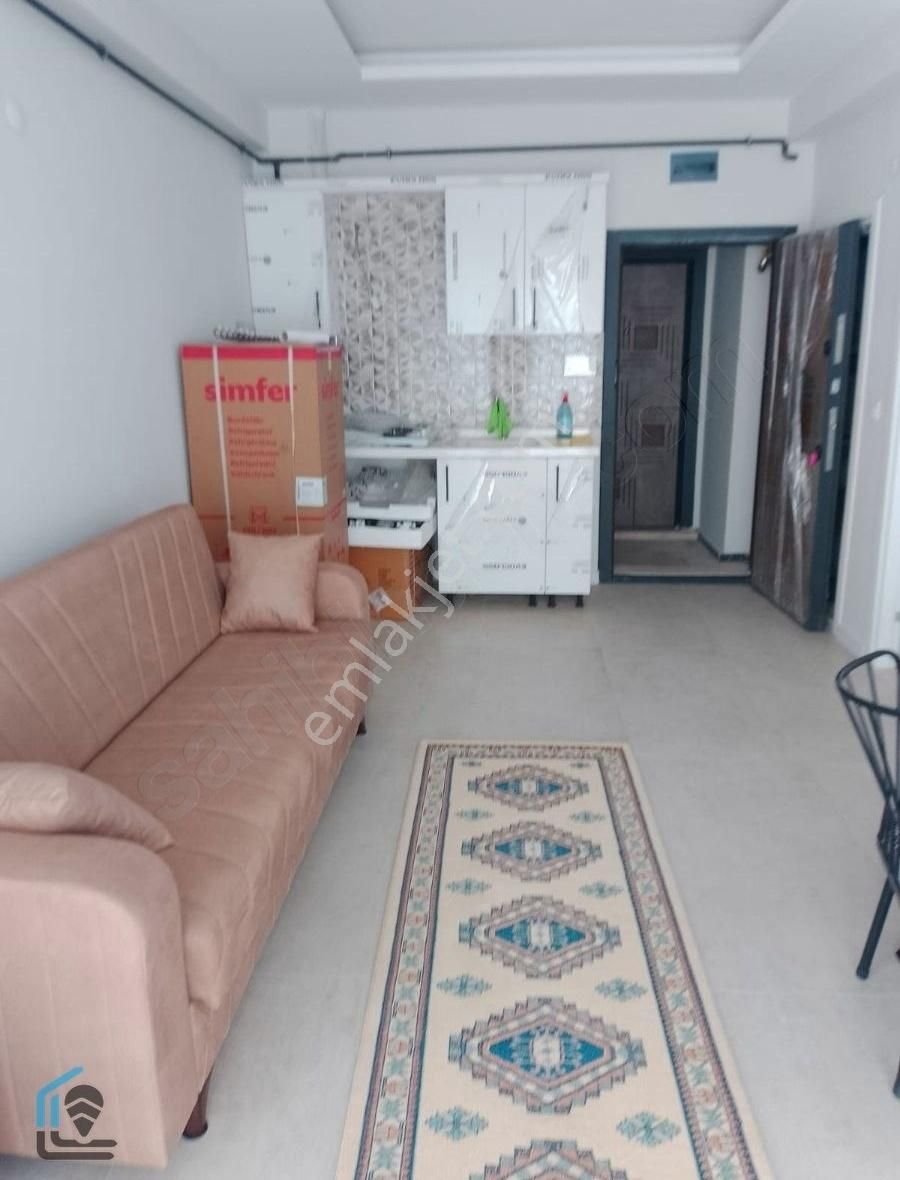 Nef'e Ve Kampus Durağına Yakın Ara Kat Sıfır Eşyalı Kiralık 1+1