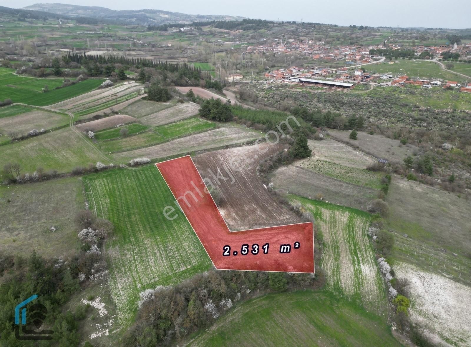Bereketli Köyü'nde Köy Manzaralı Satılık 2.531 M² Tarla