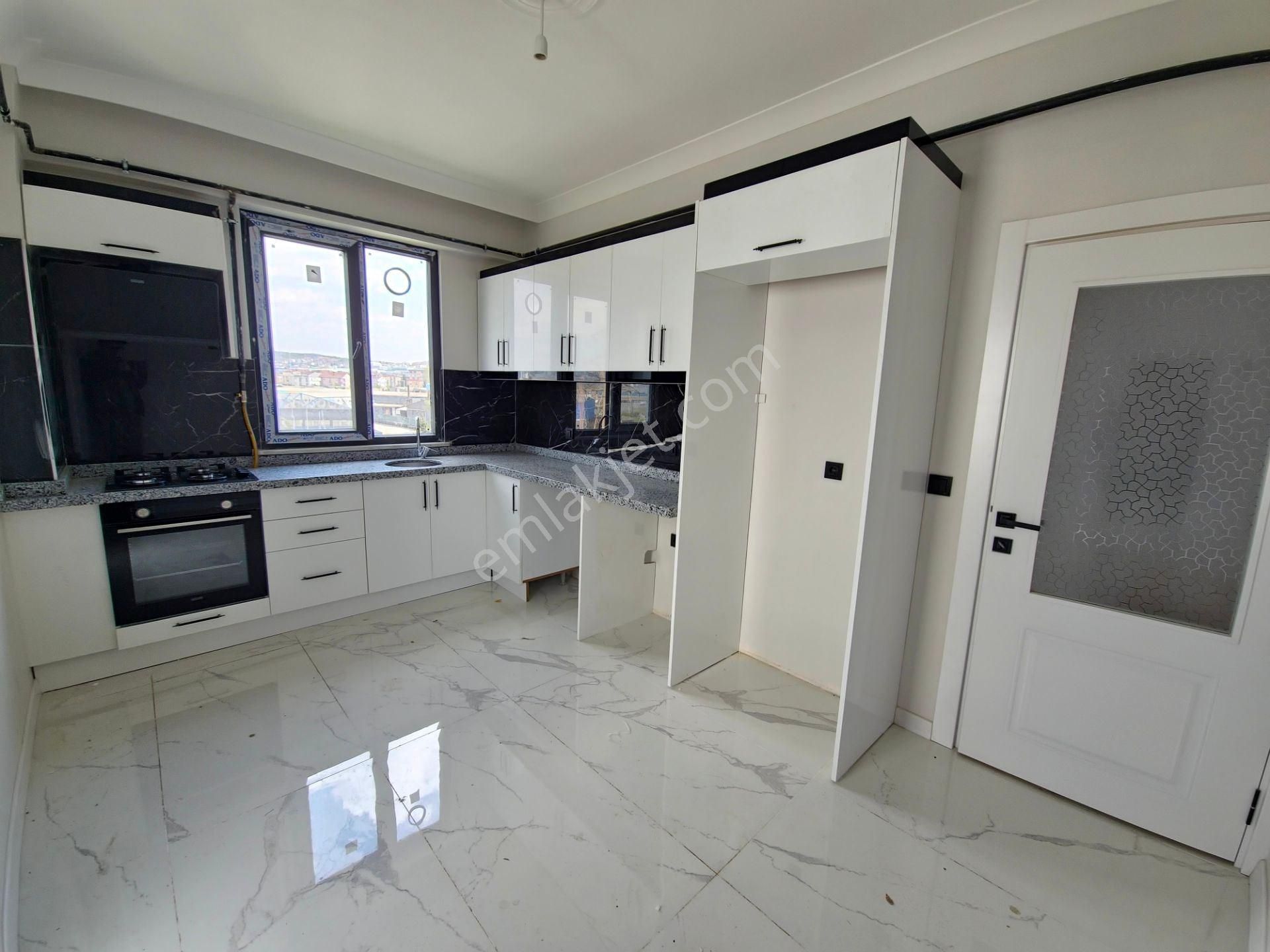 Yerden Isıtmalı,ankastreli,kombili Satılık 3+1 Ara Kat Daire