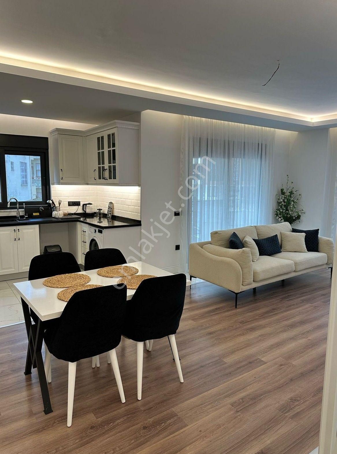 Alanya Saray Mah.denize 900 Mt.full Eşyalı Satılık 2+1 Daire