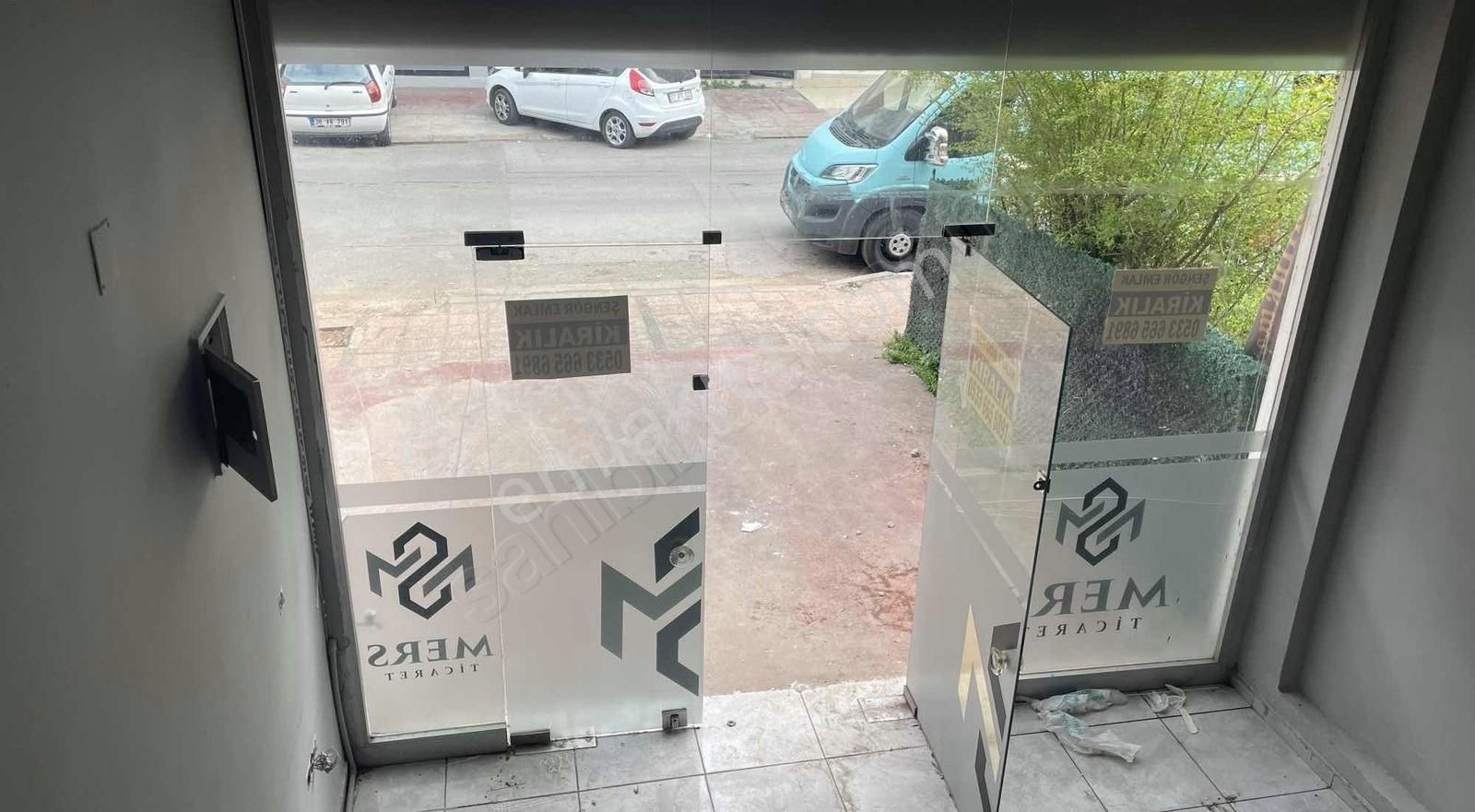 Muğdat Camisi Merkezi Konum Asma Katlı Kiralik Dükkan