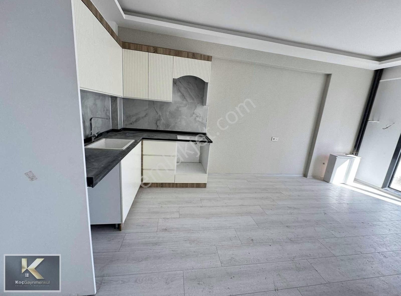 Tekel Mastfroş Caddesi Üzeri Satılık 2+1 Sıfır Fırsar Daire