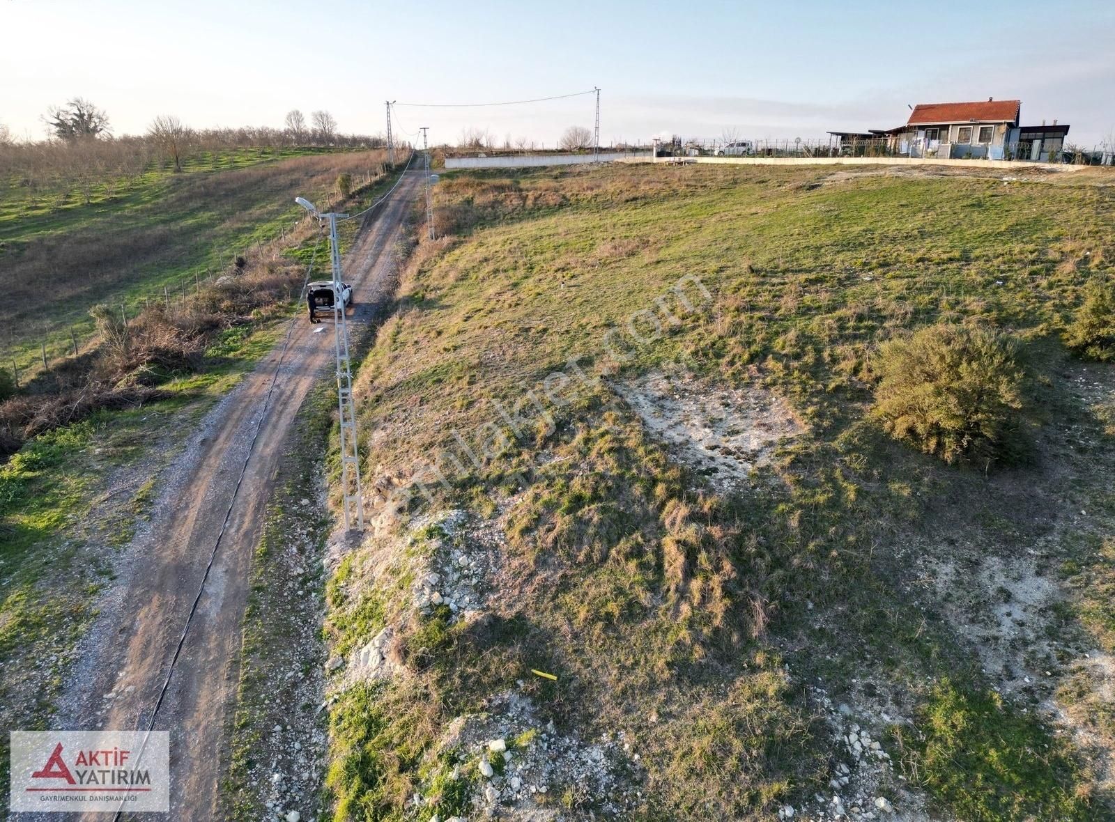 Çalköy Zirvede Manzaralı 1988 M2 Elektrik Su Doğalgaz Mevcut