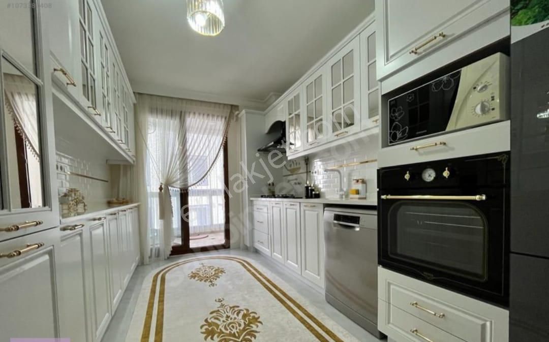 İzmir Torbalı Ayrancılar Merkezde Satılık Lüks 3+1 Daire 3 Kat