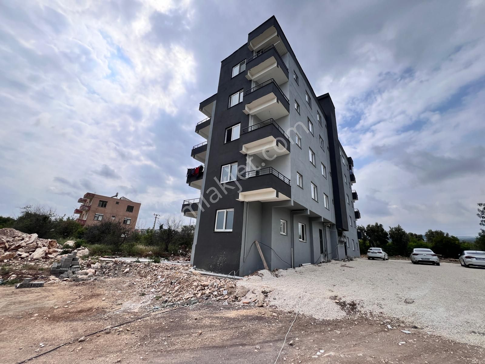 Remax Toros'tan Erdemli Koyuncu'da Oturuma Hazır Sıfır 2+1
