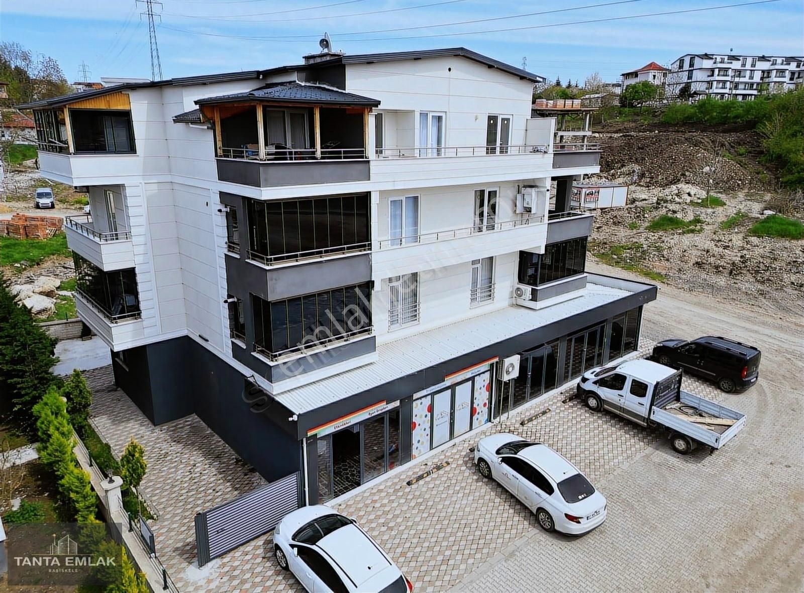 Başiskele Yeşilyurt Mah. İş Yeri Fırsatı