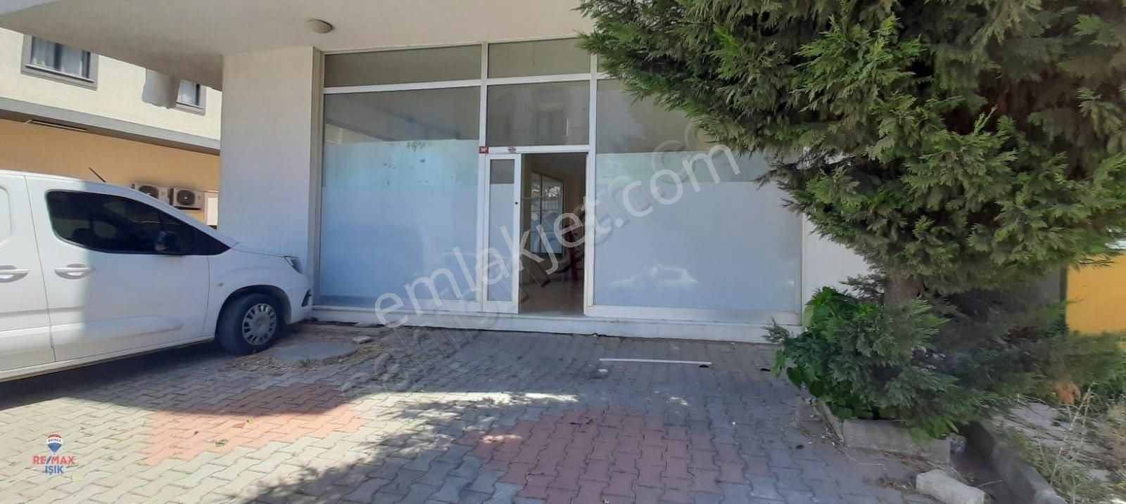 Piri Reis Caddesinde Net 140 M2 Dükkan
