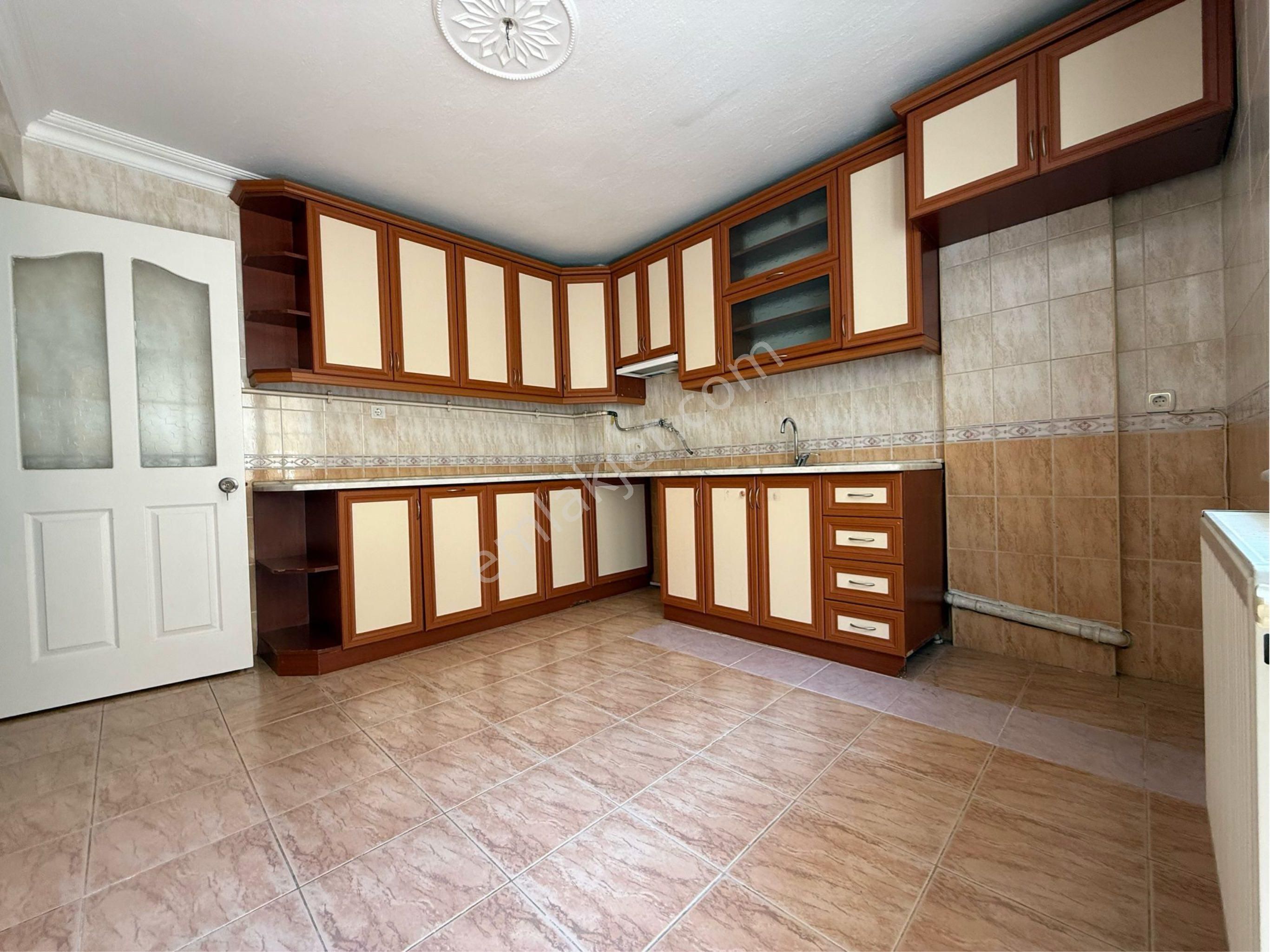 Manisa Akmescit Mah. Genç Ara Kat Tertemiz Kiralık Daire