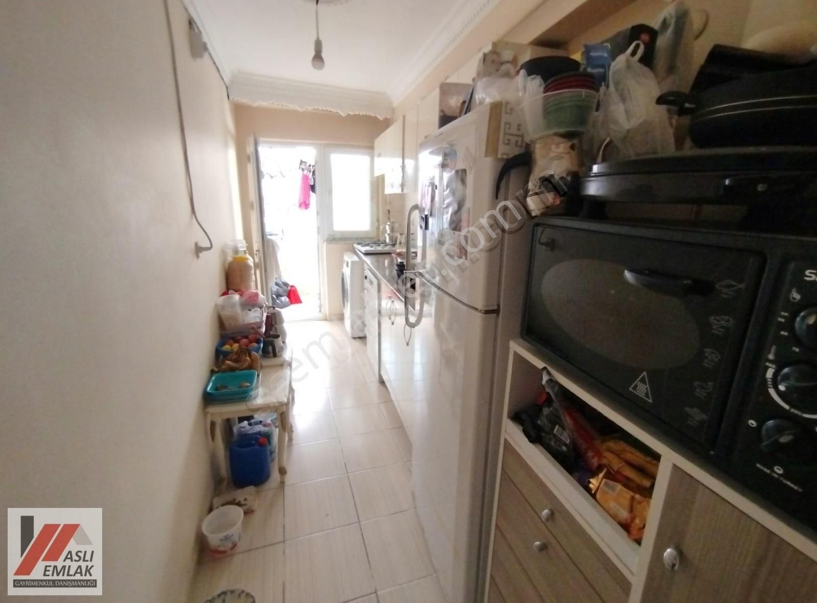 Aslı Emlak'tan Zübeyde Hanım Mah İkinci Kat Daire
