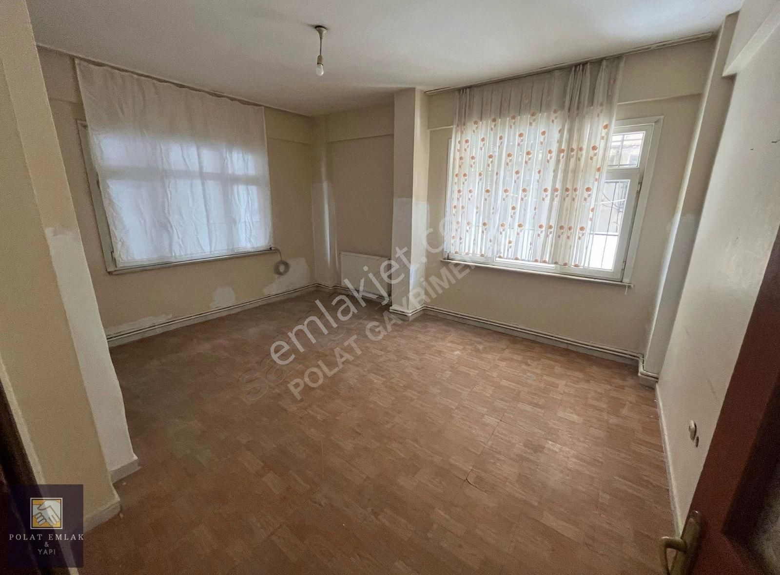 Kiralık Daire 1+1 Giriş Kat Geniş Kullanışlı Bahçe Kullanımlı