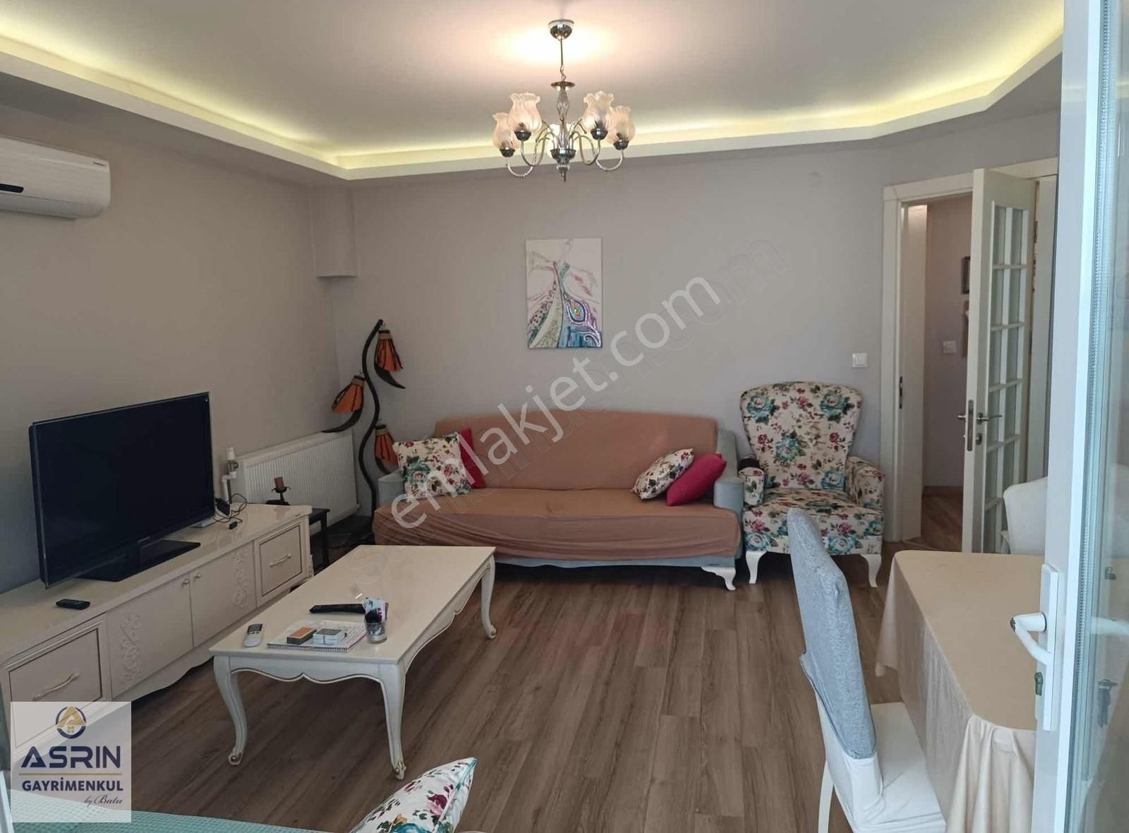 Kuşadası Doğalgazlı Kadınlar Denizi Mahallesi Site İçi 3+1 Daire