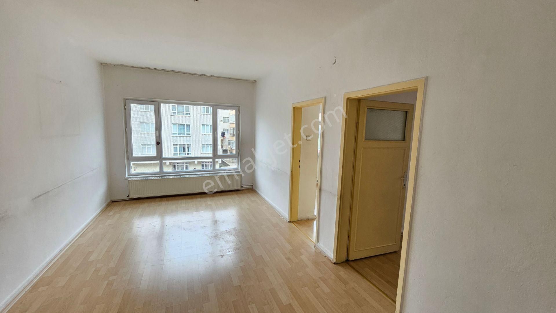 Abidin Paşa Aşıkveysel Mahallesinde 2. Katta 3+1 Yapılı Kiralık Daire