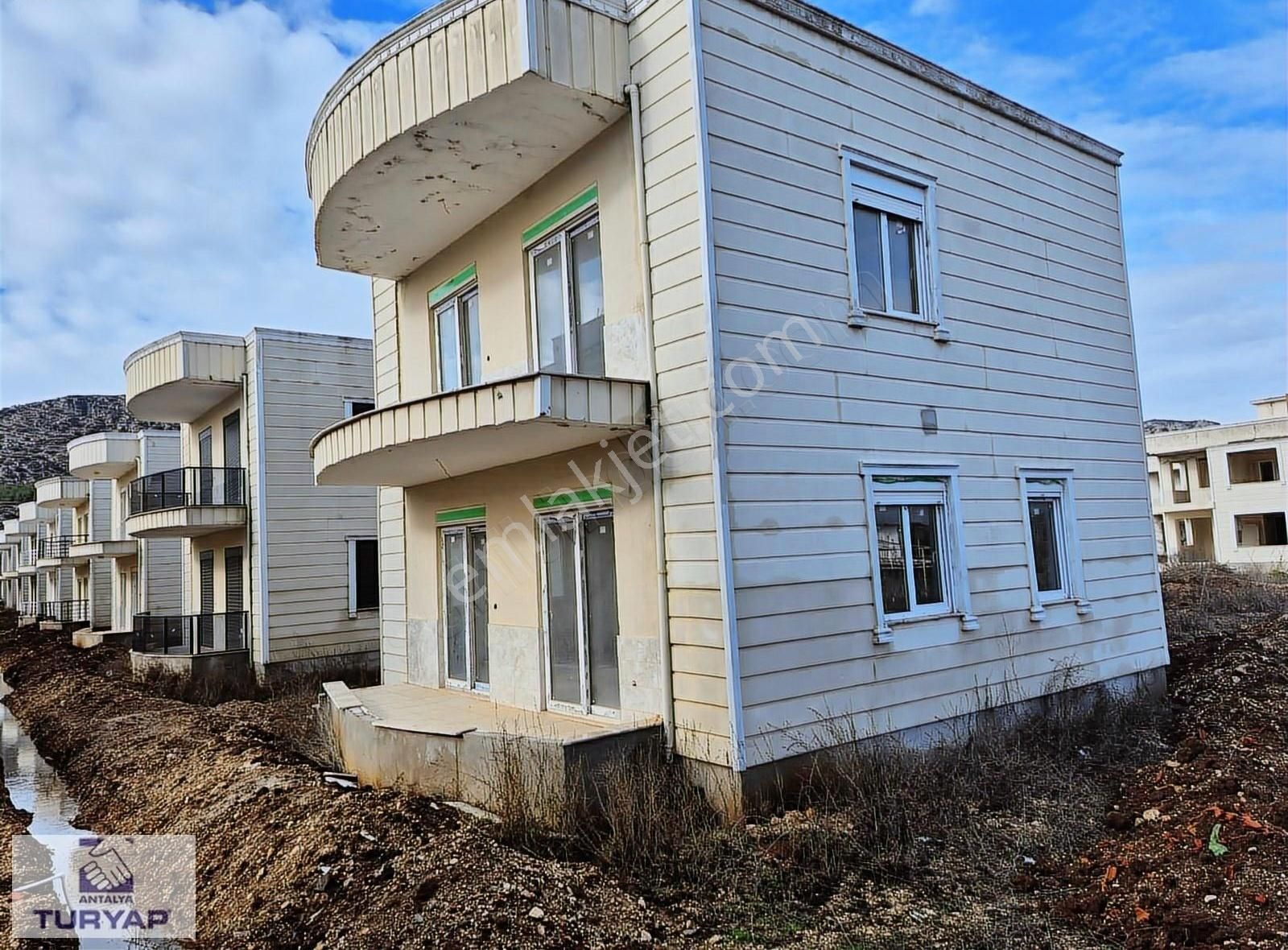 Antalya Bademağacı'nda Satılık %60 Bitmiş 2+1 Dubleks Villa - Görsel 15