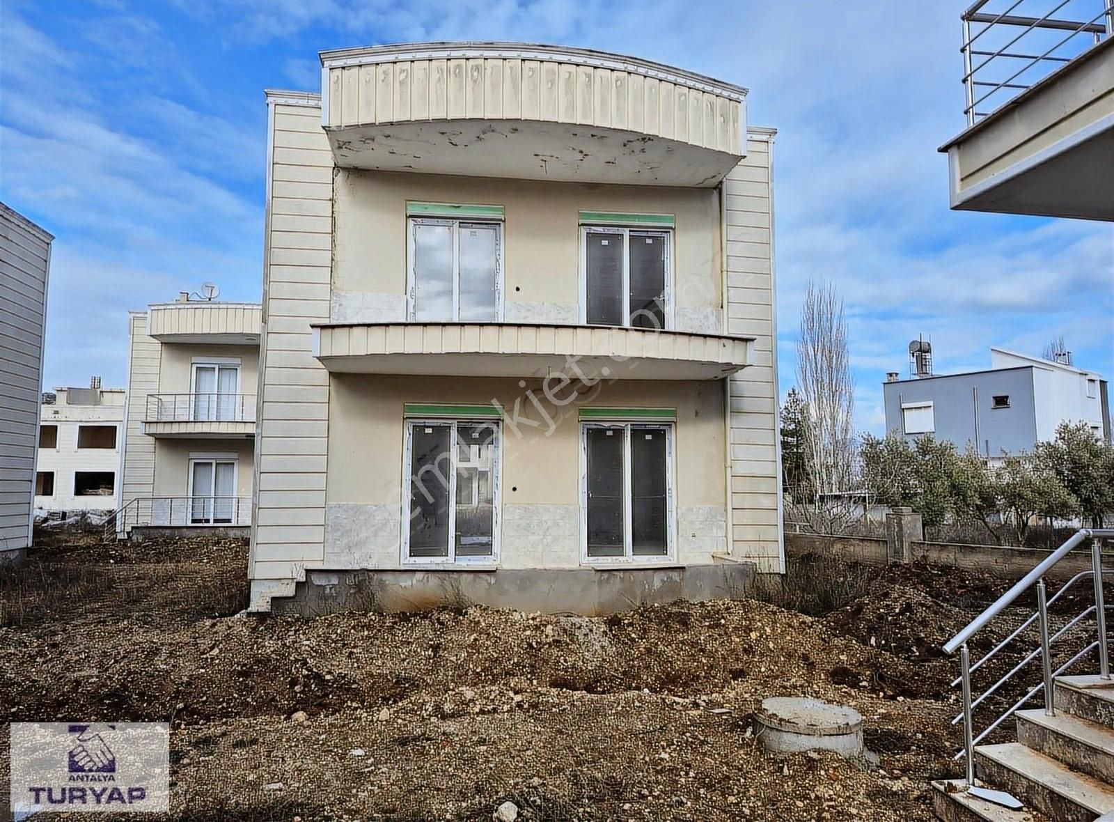 Antalya Bademağacı'nda Satılık %60 Bitmiş 2+1 Dubleks Villa - Görsel 21