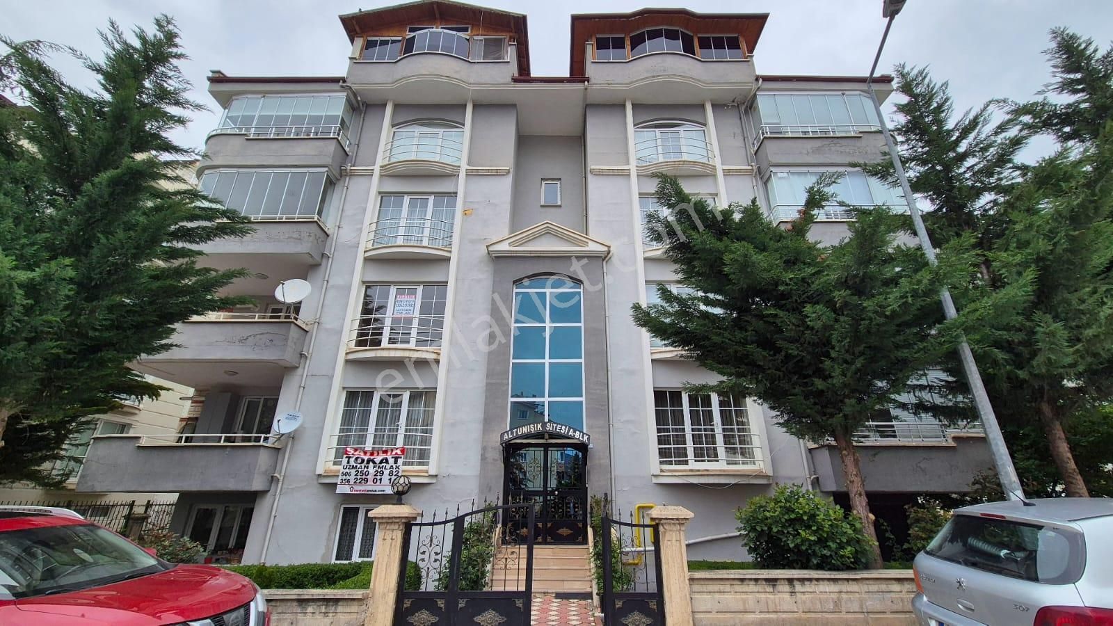 Karşıyaka Mahallesi Bekçioğlu Camine Yakın Konumda Kiralık 3+1 Daire