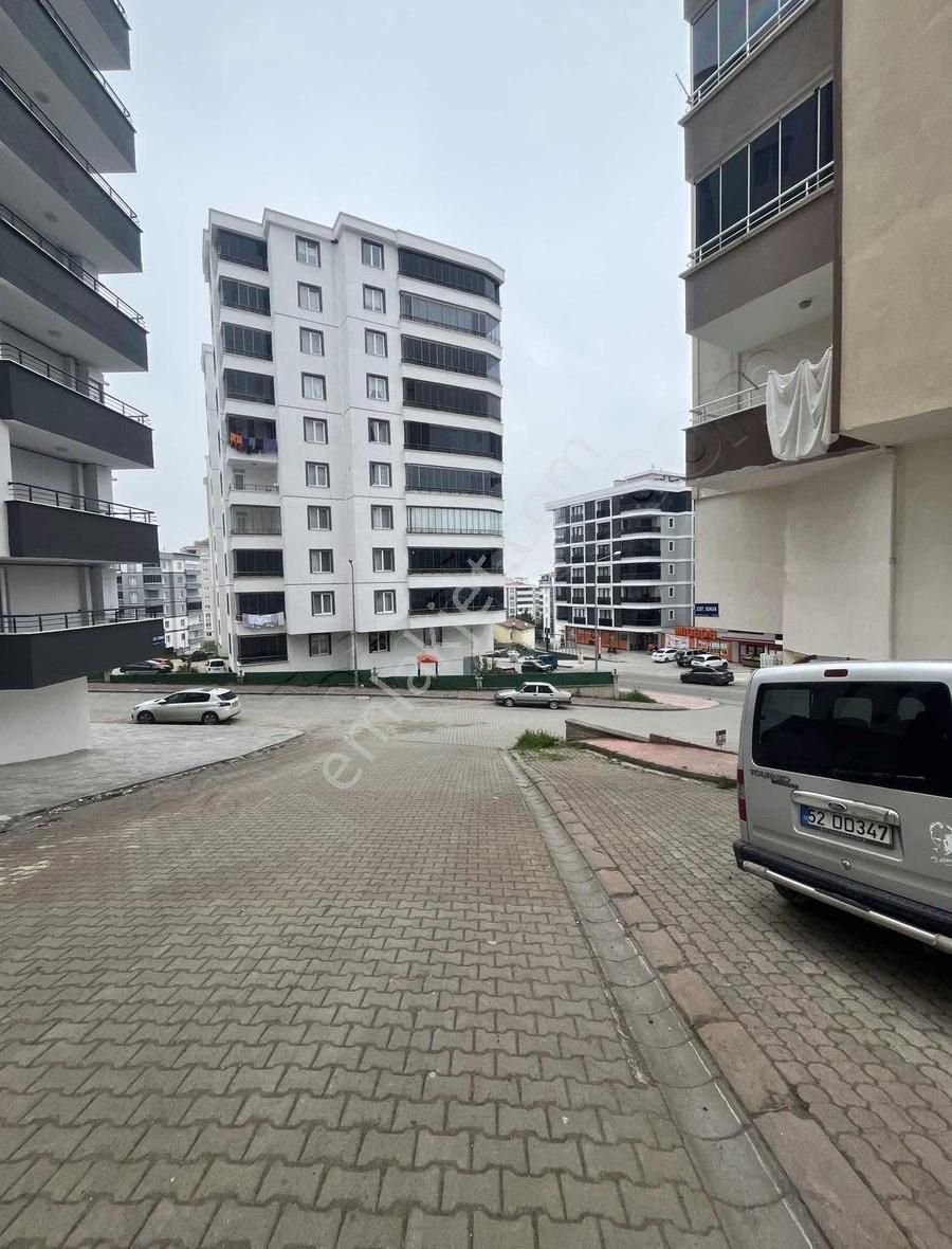 Atakent 75 Nci Yıl Cami Üstünde Satılık Lüx 1+1 Daire