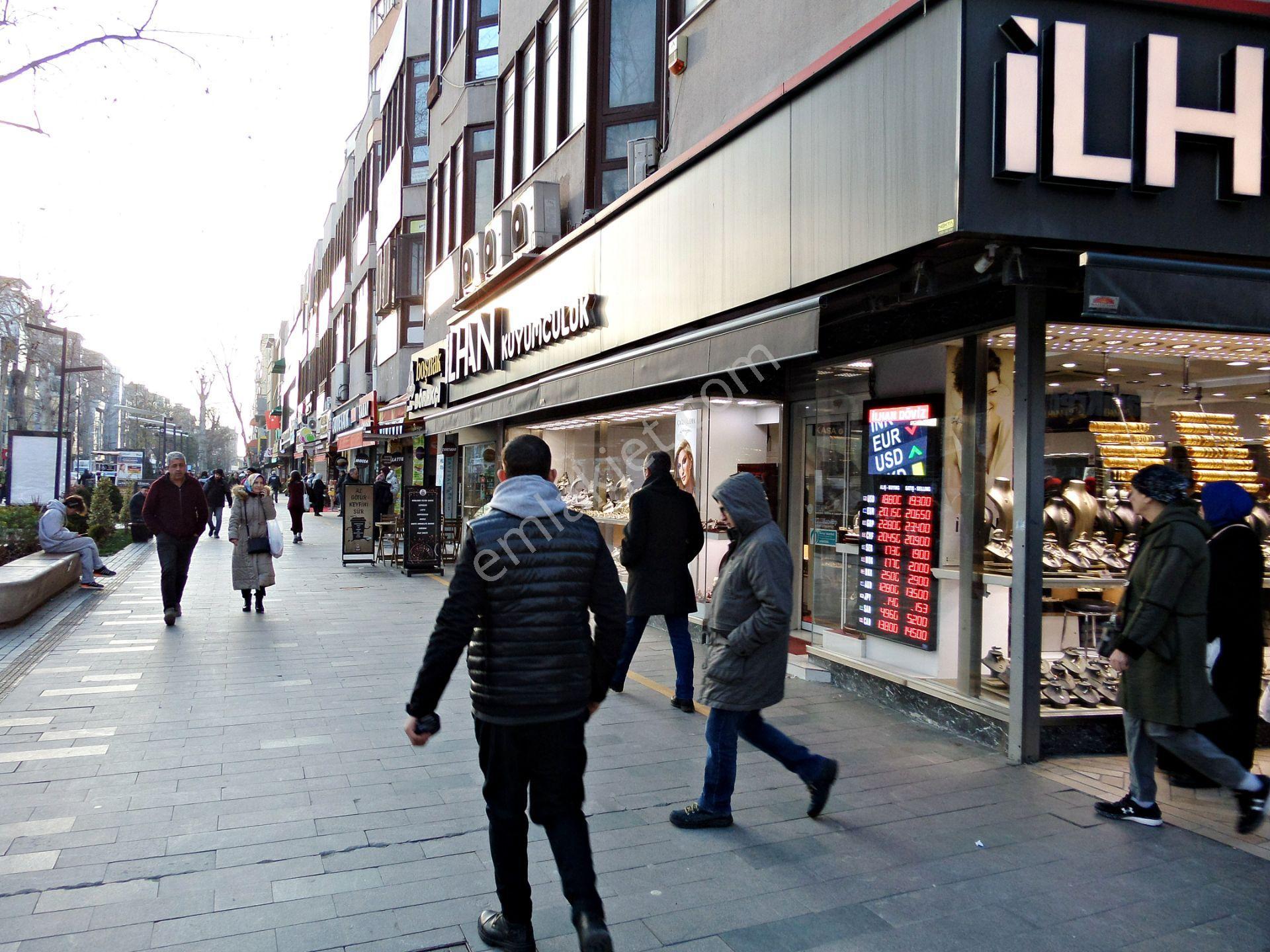 İzmit Fethiye Cd. Belediye İşhanı Satılık Eşyalı 35 M2 Ofis/büro - Görsel 21