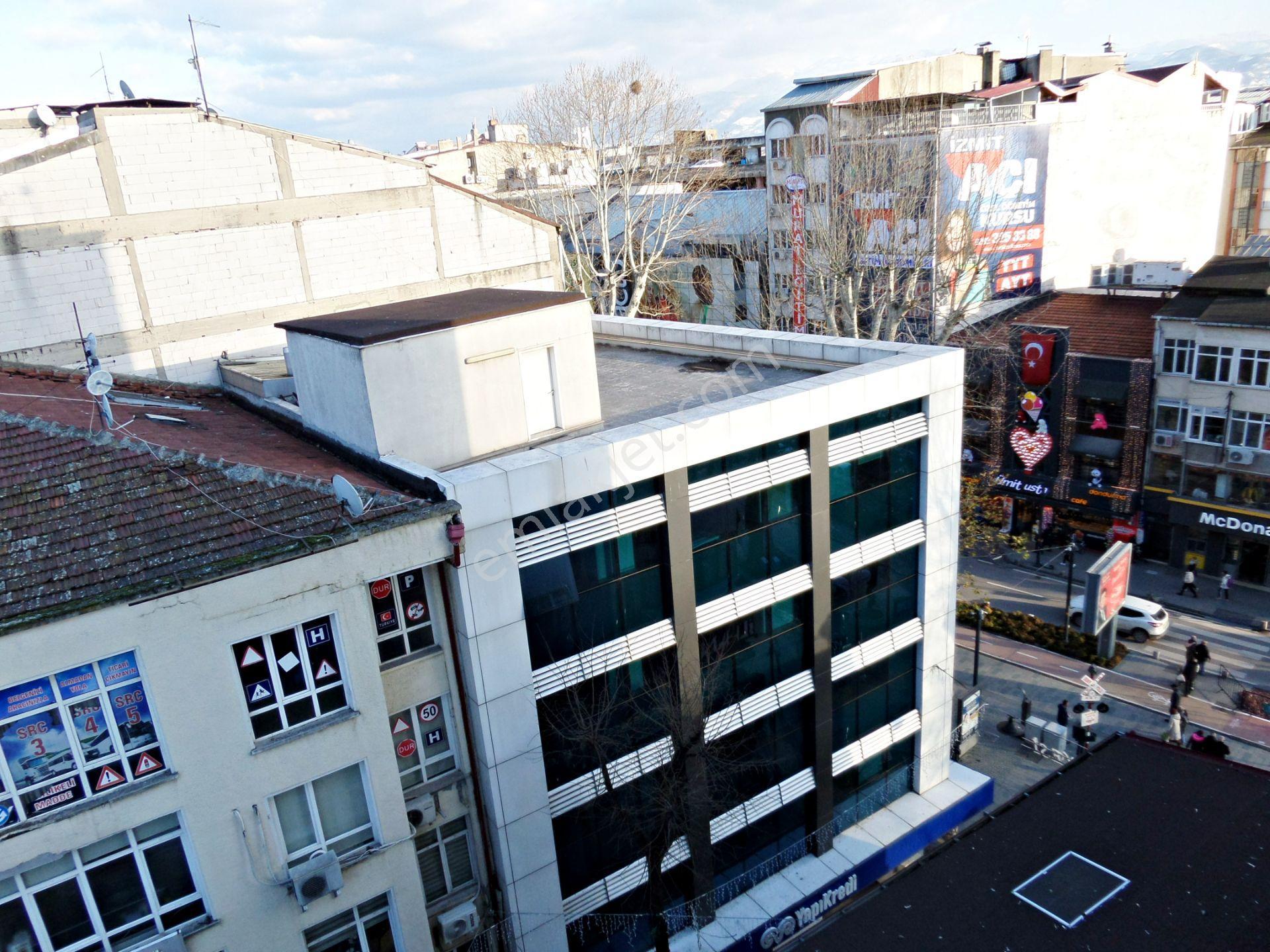 İzmit Fethiye Cd. Belediye İşhanı Satılık Eşyalı 35 M2 Ofis/büro - Görsel 23