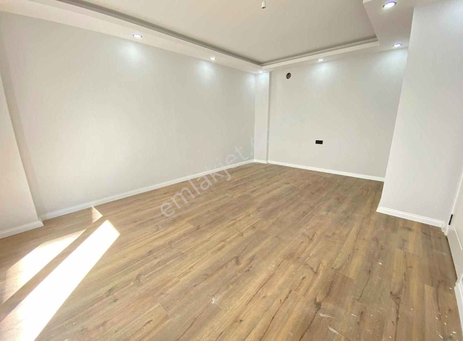 Aşkvysel Cd Yakını 2+1 Bahçe Kllanmlı 90m2 Daire