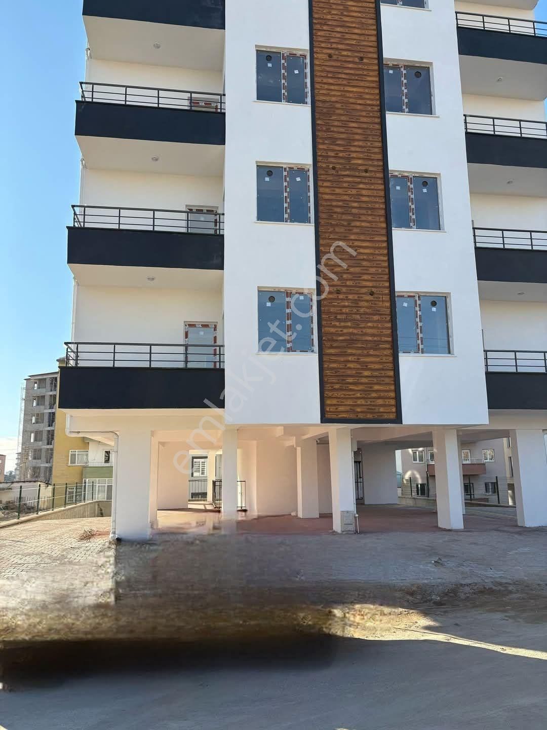 ⚫️ Niğde Merkez İlhanlı Mah. Yeni İtfaiye Civarı Sıfır Satılık Daireler