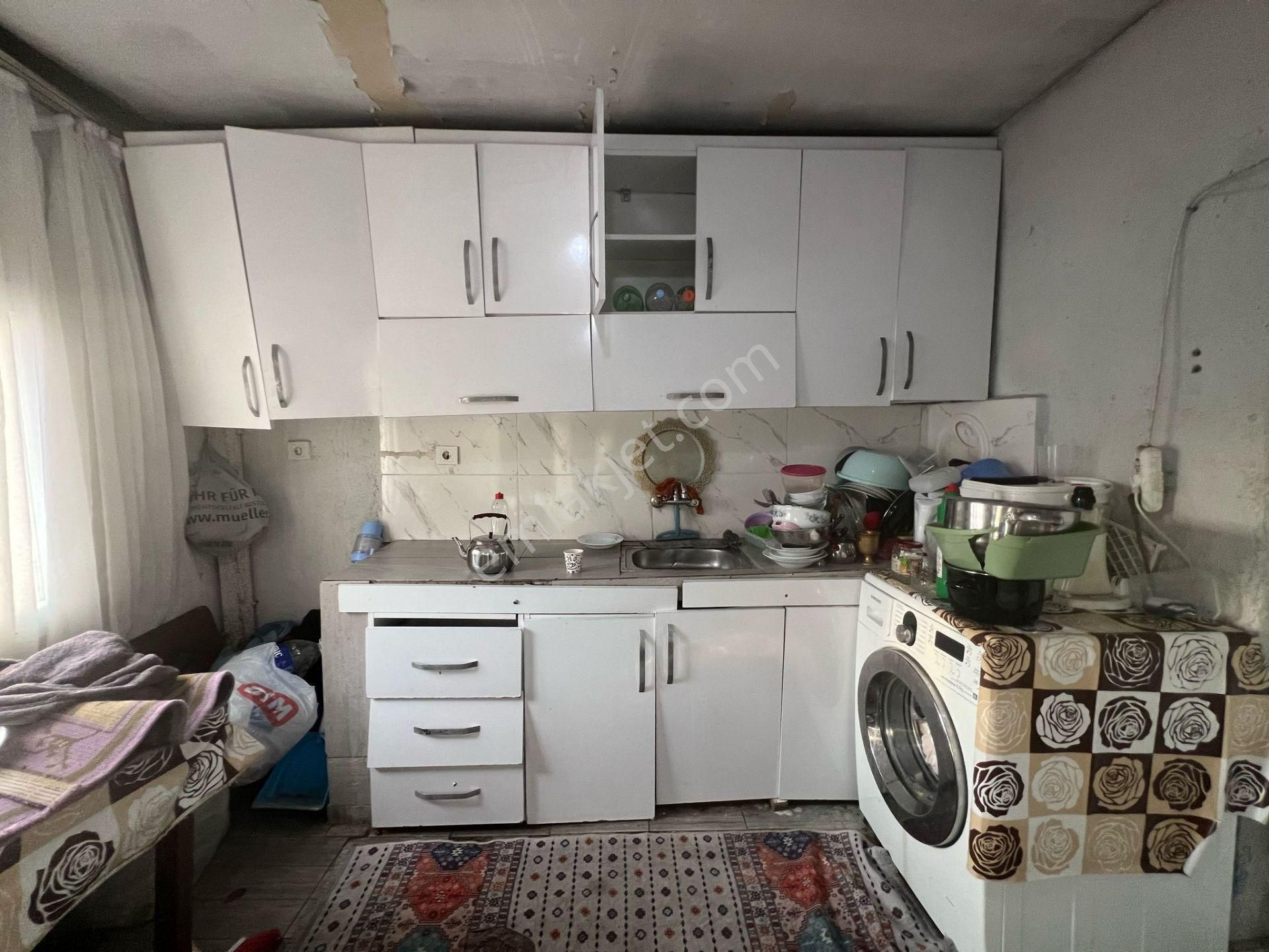 Acill Konak Gültepe 26 Ağustos Mah.de 3 Katlı 3 Daireli Komple Satılık Müstakil Ev - Görsel 11