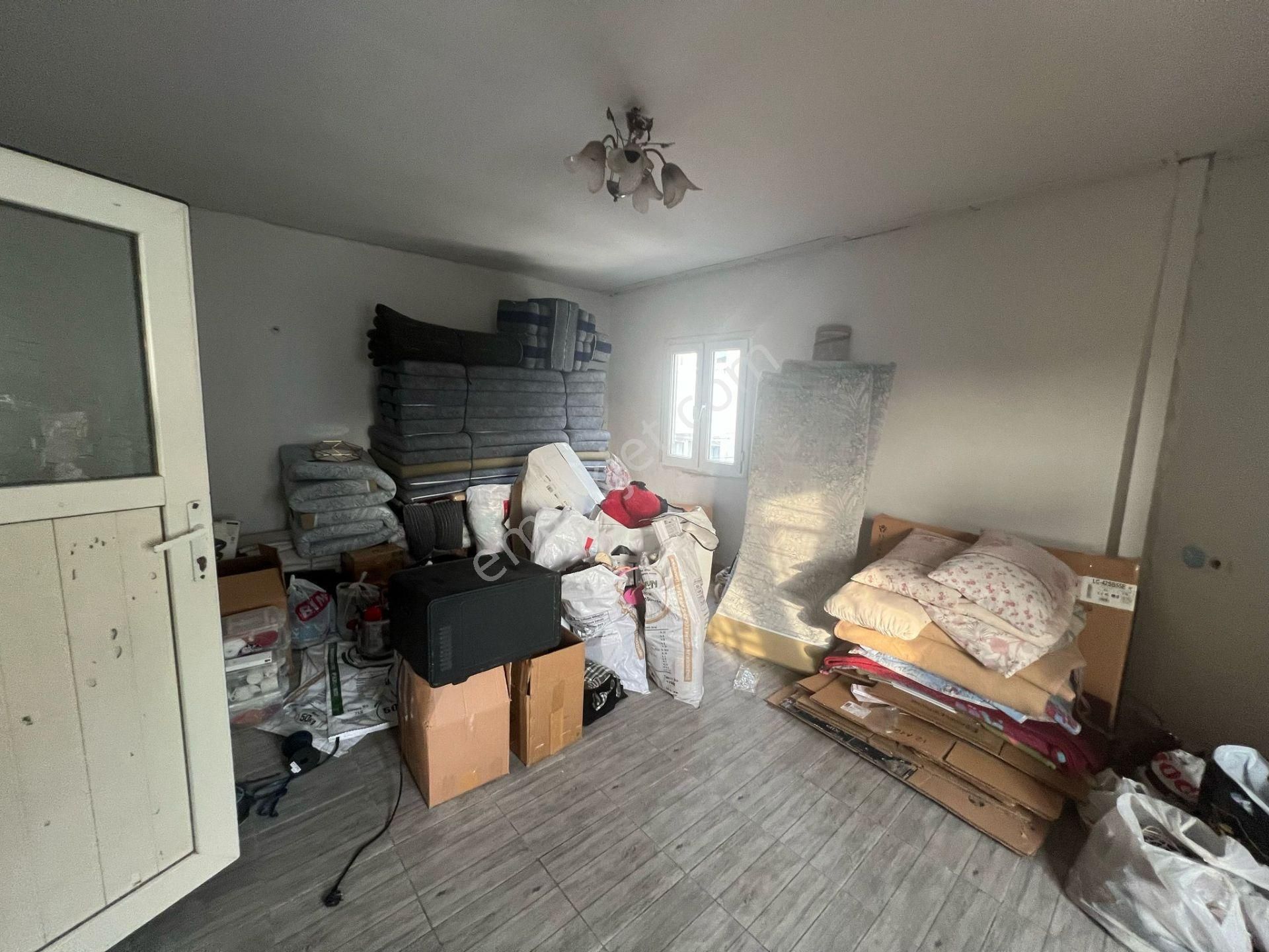 Acill Konak Gültepe 26 Ağustos Mah.de 3 Katlı 3 Daireli Komple Satılık Müstakil Ev - Görsel 2