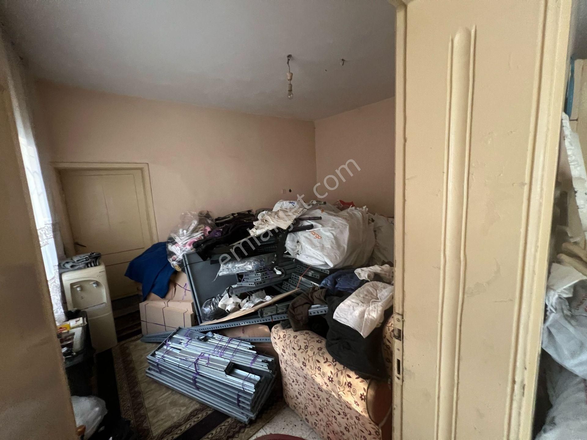 Acill Konak Gültepe 26 Ağustos Mah.de 3 Katlı 3 Daireli Komple Satılık Müstakil Ev - Görsel 8