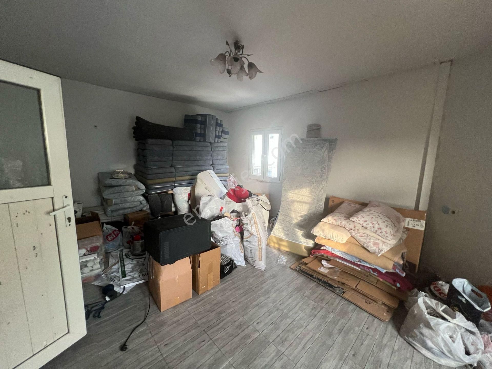 Acill Konak Gültepe 26 Ağustos Mah.de 3 Katlı 3 Daireli Komple Satılık Müstakil Ev - Görsel 4