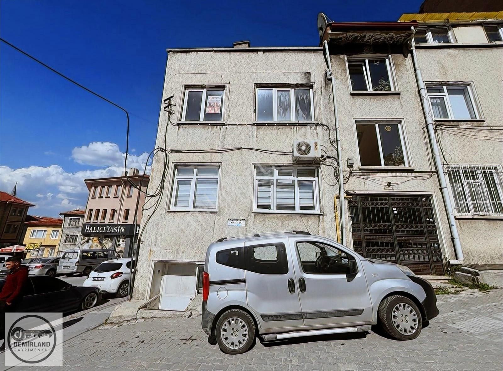 Demirland'dan Kiralık Balıklı Mahallesinde 2+1 Ofis/işyeri