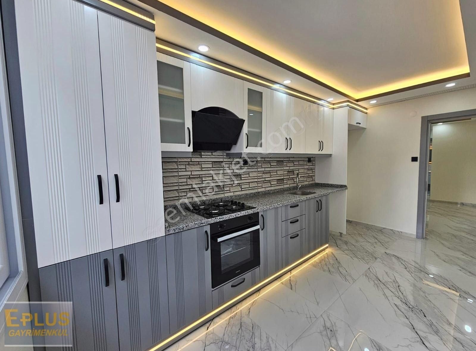 Huzurevleri Az Katlı İskanlı Asansörlü 3+1 K.mutfak Ful Yapılı