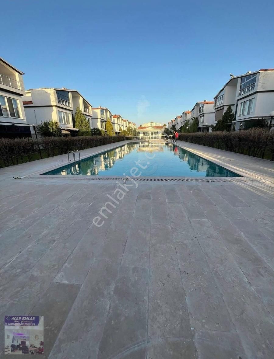 Acar Emlaktan Villlar Bölgesinde Satılık Havuzlu Villa