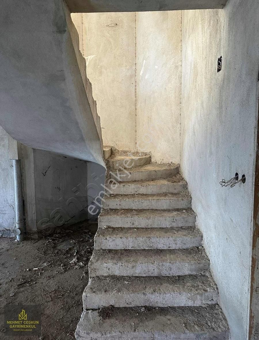Bayram Hacılıda Cumhuriyet Villalarında Göl Manzaralı 4+2 Villa