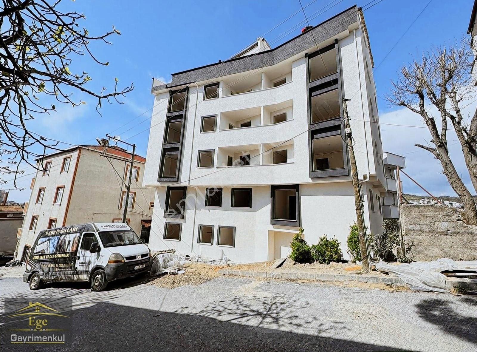 Gebze Köşklüçeşme Mahallesinde Satılık Sıfır 2+1 Arakat